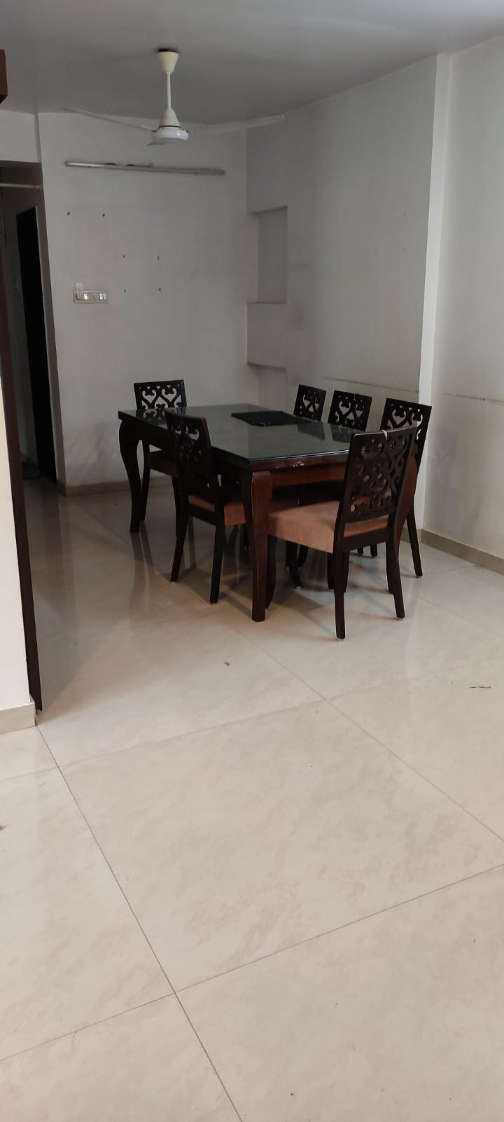 2 BHK Apartment For Rent in Tapovan Santacruz West
