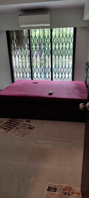 Bedroom in 2 BHK Apartment at Santacruz West – for Rent