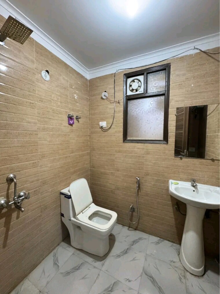 Team Area, risland-sky-mansion 2 Bedroom 850 Sq.Ft. Builder Floor In Chattarpur Delhi 9692270