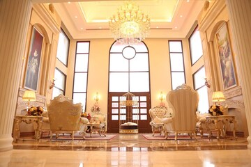 Living Room in 3.5 BHK Apartment at Sector 21 – for Sale