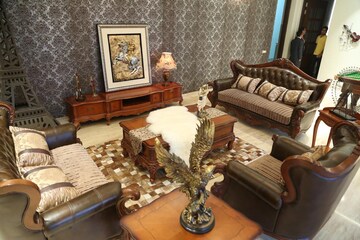 Living Room in 3.5 BHK Apartment at Sector 21 – for Sale