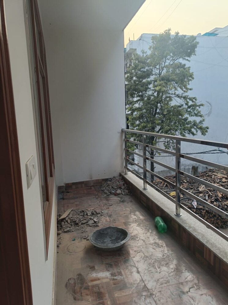 Balcony, chattarpur 2 Bedroom 900 Sq.Ft. Builder Floor In Chattarpur Delhi 9692421