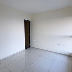 Room in 1 BHK Apartment at Chandak 34 Park Estate, Goregaon West – for Sale