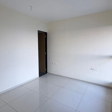 Room in 1 BHK Apartment at Chandak 34 Park Estate, Goregaon West – for Sale