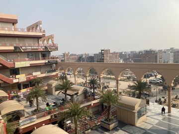  Shop – Exterior View View at Saviour Lord Krishna Mart, Sector 19 Yamuna Expressway - for Sale