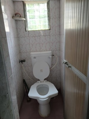 Bathroom in 1 BHK Apartment at Vakola – for Rent