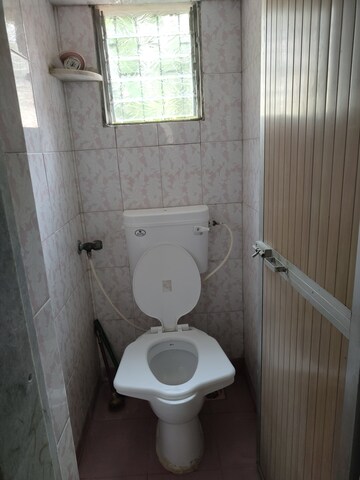 Bathroom in 1 BHK Apartment at Vakola – for Rent