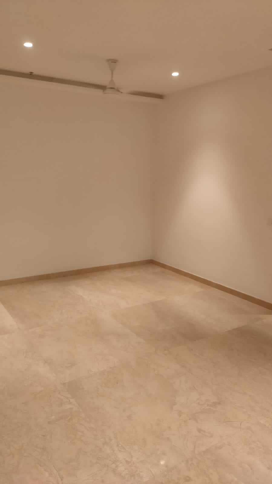 2 BHK Apartment For Rent in Hiranandani Castle Rock