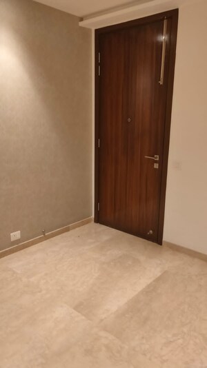 Room in 2 BHK Apartment at Hiranandani Castle Rock, Powai – for Rent