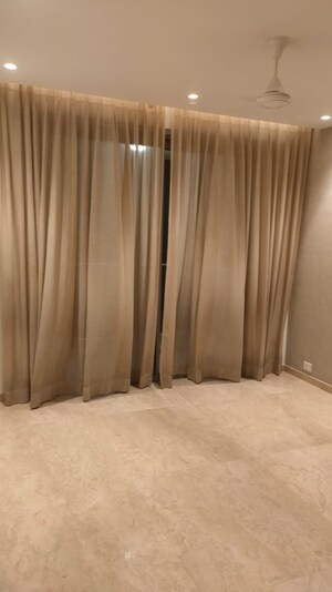 Room in 2 BHK Apartment at Hiranandani Castle Rock, Powai – for Rent