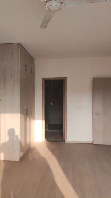 Room in 3.5 BHK Independent House at Sector 26 – for Sale