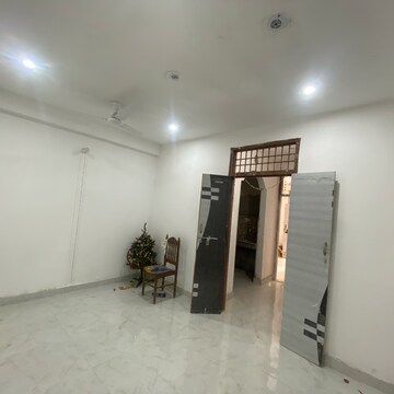 Room in 1 BHK Builder Floor at Chattarpur – for Rent