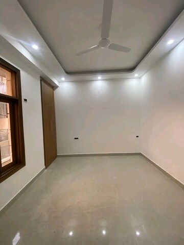 Room in 2 BHK Builder Floor at Chattarpur – for Rent