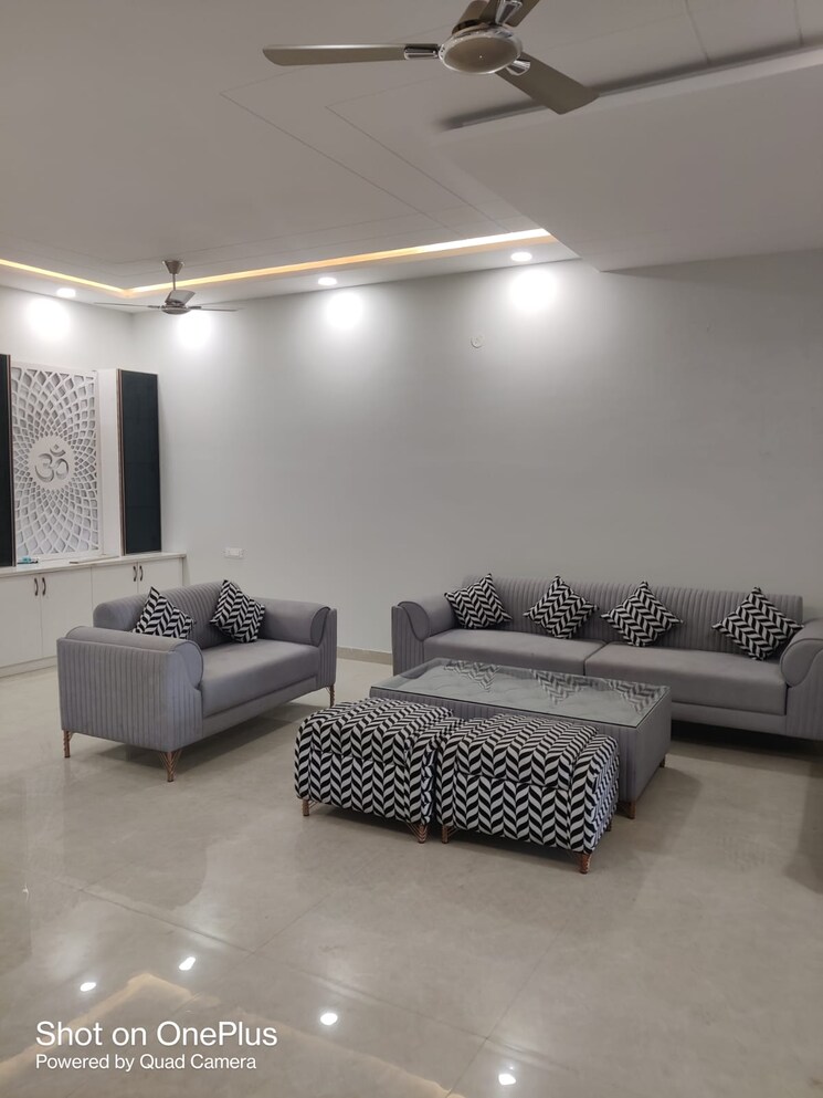 Living Room, sector 23 4 Bedroom 1900 Sq.Ft. Apartment In Sector 23 Gurgaon 9692855