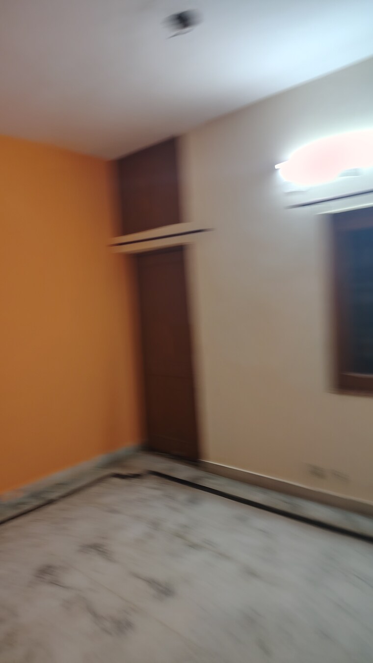 Room, sector 55 3 Bedroom 1710 Sq.Ft. Independent House In Sector 55 Noida 9692933