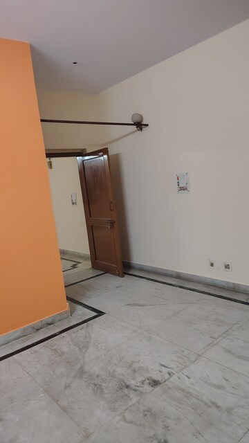 Room in 3 BHK Independent House at Sector 55 – for Rent