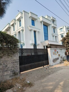 Office Space For Sale in Sector 63