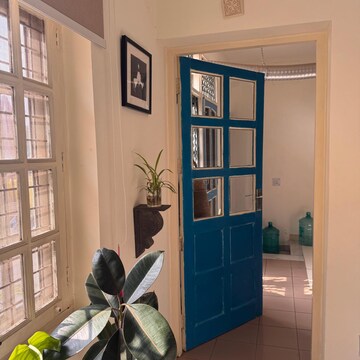 Gym in 2 BHK Builder Floor at Dlf Phase I – for Rent