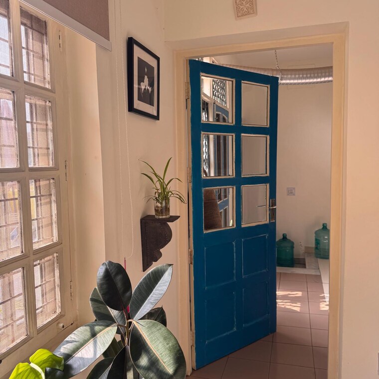 Gym, dlf phase i 2 Bedroom 150 Sq.Yd. Builder Floor In Dlf Phase I Gurgaon 9693040