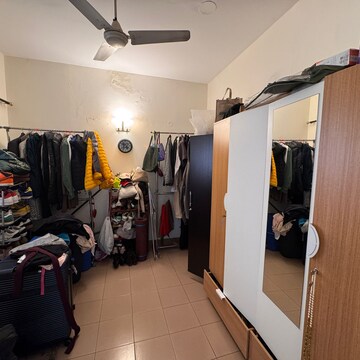 Team Area in 2 BHK Builder Floor at Dlf Phase I – for Rent