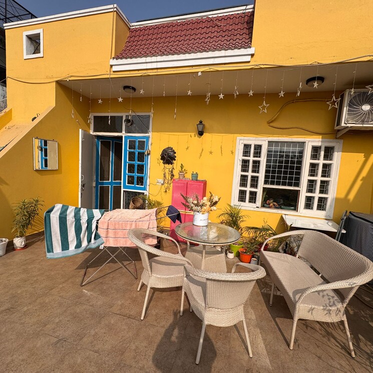 Team Area, dlf phase i 2 Bedroom 150 Sq.Yd. Builder Floor In Dlf Phase I Gurgaon 9693040