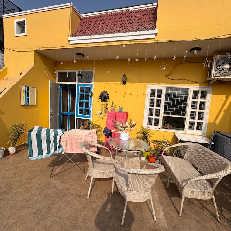 Team Area, dlf phase i 2 Bedroom 150 Sq.Yd. Builder Floor In Dlf Phase I Gurgaon 9693040