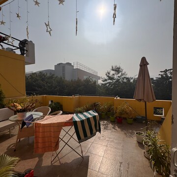 Team Area in 2 BHK Builder Floor at Dlf Phase I – for Rent