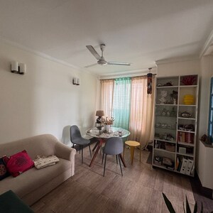 Living Room in 2 BHK Builder Floor at Dlf Phase I – for Rent