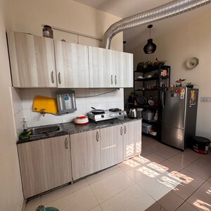 Kitchen in 2 BHK Builder Floor at Dlf Phase I – for Rent