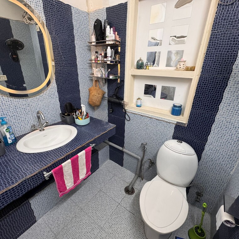 Team Area, dlf phase i 2 Bedroom 150 Sq.Yd. Builder Floor In Dlf Phase I Gurgaon 9693040