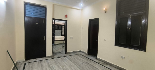 2 BHK + Pooja Room,Servant Room,Study Room,Extra Room Builder Floor For Rent in Green Fields Colony