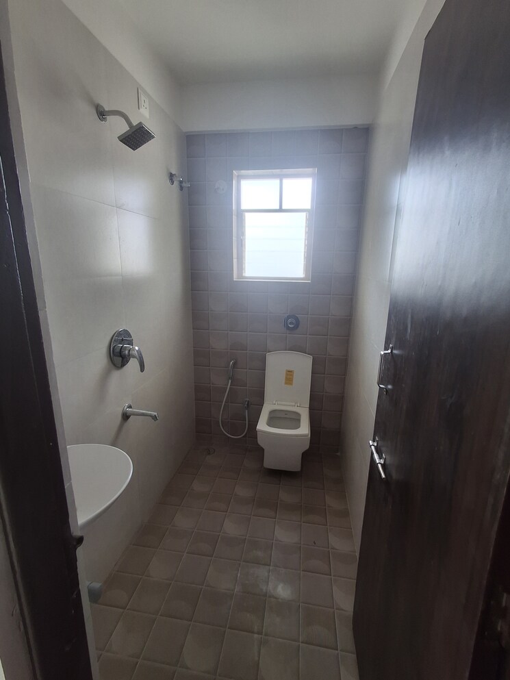 Attached Bathroom, parsodi 2 Bedroom 950 Sq.Ft. Apartment In Parsodi Nagpur 9693527