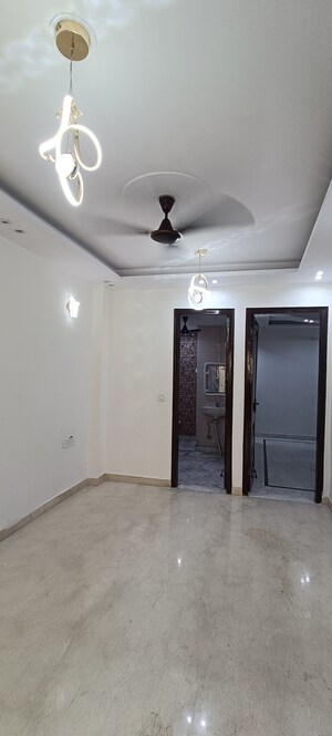Room in 2 BHK Builder Floor at Rohini Sector 4 – for Sale