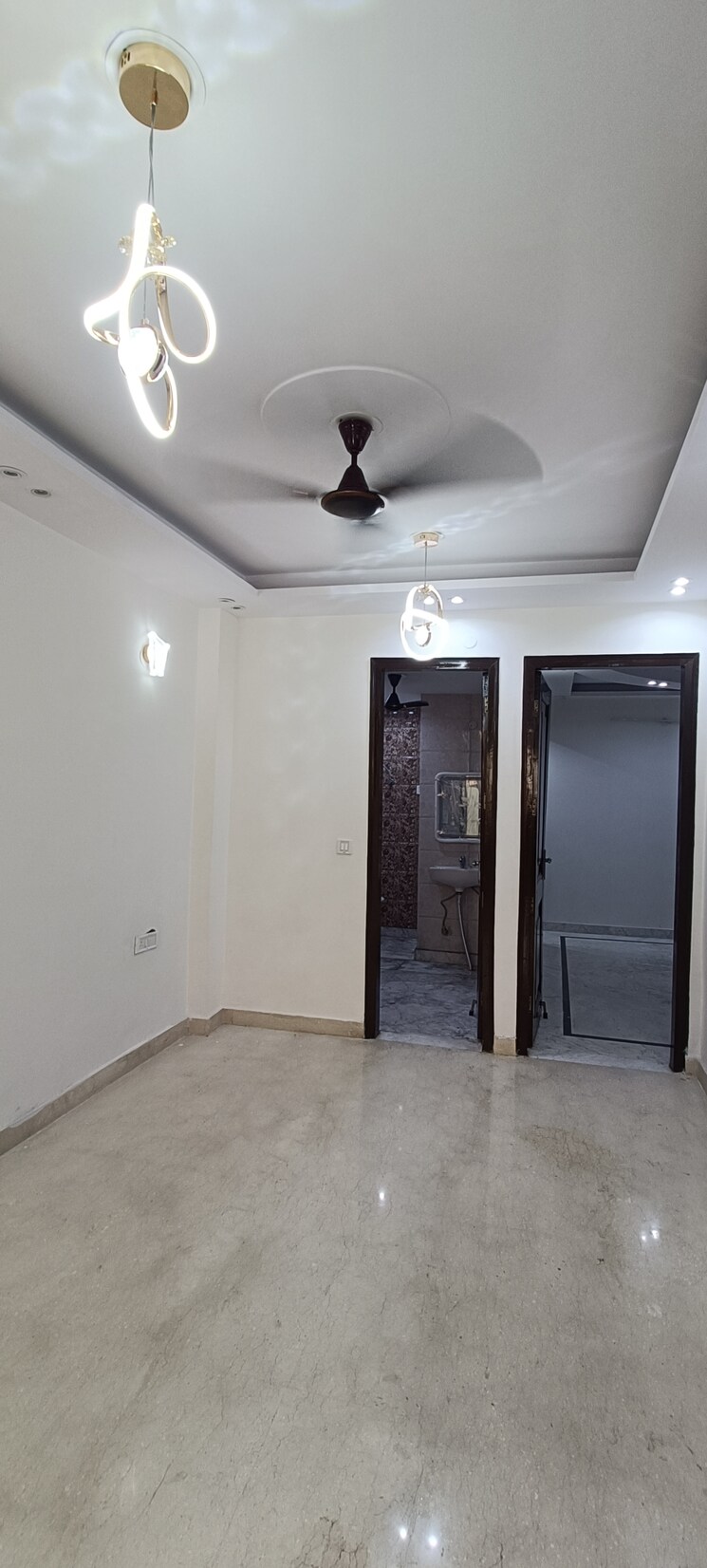 Room, rohini sector 4 2 Bedroom 750 Sq.Ft. Builder Floor In Rohini Sector 4 Delhi 9497404