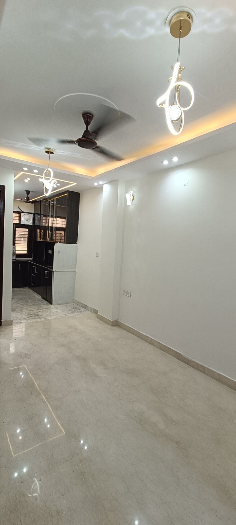 Room, rohini sector 4 2 Bedroom 750 Sq.Ft. Builder Floor In Rohini Sector 4 Delhi 9497404