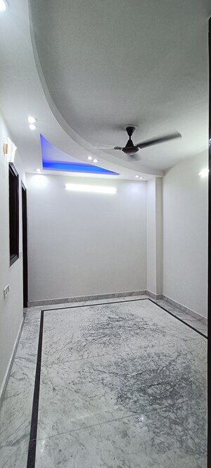 Room in 2 BHK Builder Floor at Rohini Sector 4 – for Sale