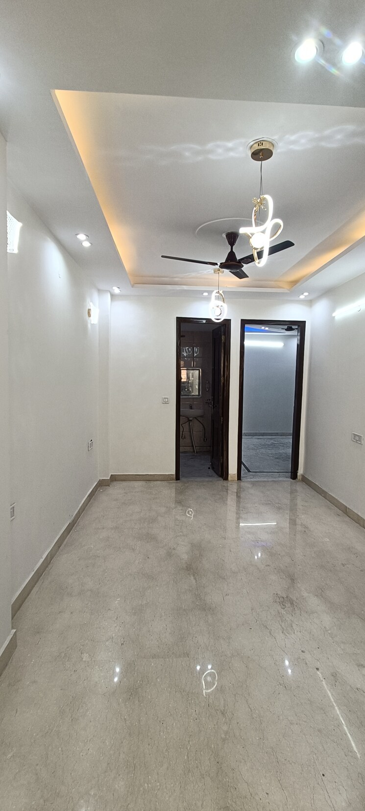 Room, rohini sector 4 2 Bedroom 750 Sq.Ft. Builder Floor In Rohini Sector 4 Delhi 9497404