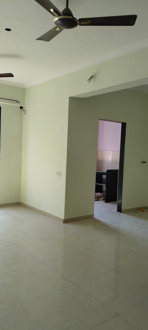 Room in 3 BHK Apartment at Palm Beach Chs, Nerul Sector 4 – for Sale