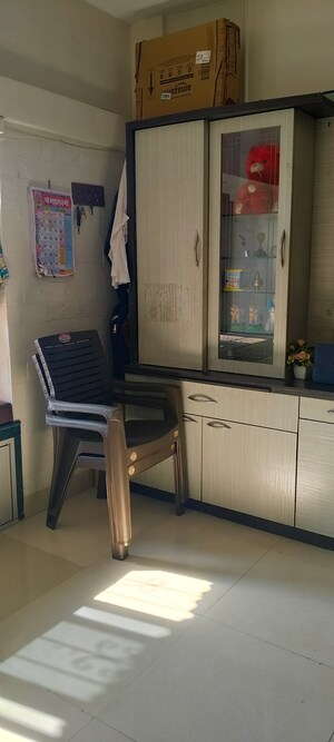 Room in 3 BHK Apartment at Palm Beach Chs, Nerul Sector 4 – for Sale
