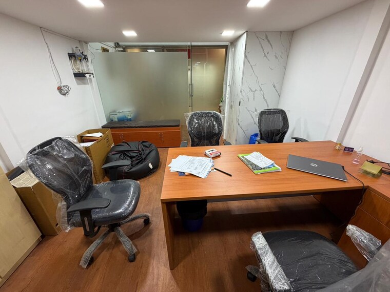 Team Area, rustomjee-eaze-zone-mall Commercial Office Space 227 Sq.Ft. In Malad West Mumbai 9693088