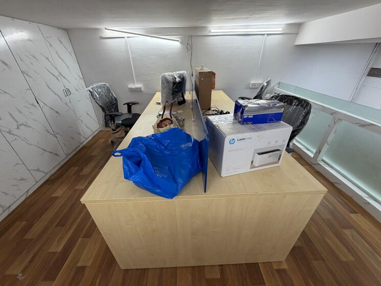 Team Area, rustomjee-eaze-zone-mall Commercial Office Space 227 Sq.Ft. In Malad West Mumbai 9693088