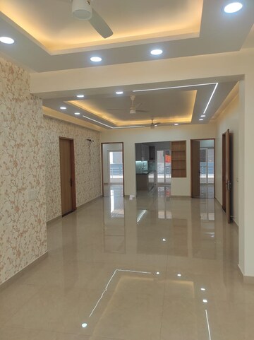 4 BHK Apartment For Rent in Emaar Emerald Floors, Sector 65