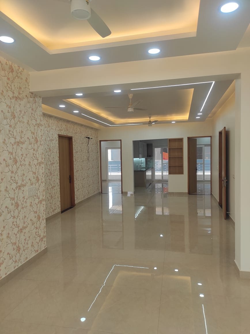 4 BHK + Servant Room Apartment For Rent in Emaar Emerald Floors