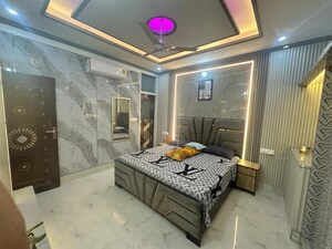  Pg For Rent in Vip Road