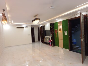 Room in 3 BHK Builder Floor at Rps Palms, Sector 88 – for Sale