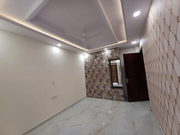 Room in 3 BHK Builder Floor at Rps Palms, Sector 88 – for Sale