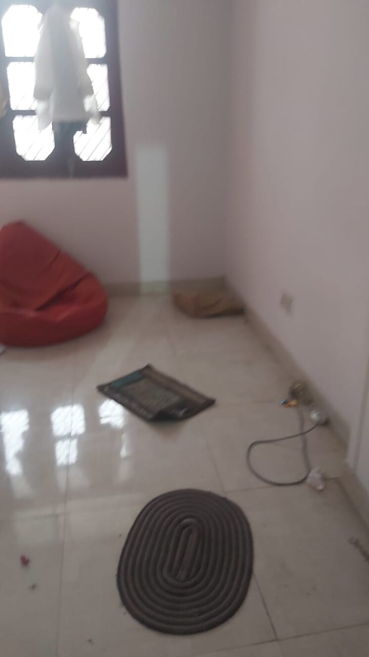 Room, mayur vihar 1.5 Bedroom 450 Sq.Ft. Builder Floor In Mayur Vihar Delhi 9693428