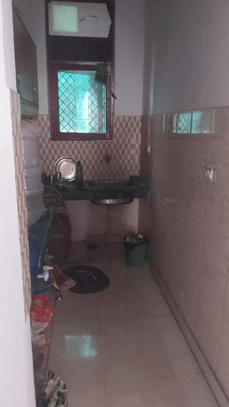 Kitchen, mayur vihar 1.5 Bedroom 450 Sq.Ft. Builder Floor In Mayur Vihar Delhi 9693428