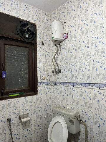 Attached Bathroom in 1 BHK Builder Floor at Kalkaji – for Rent