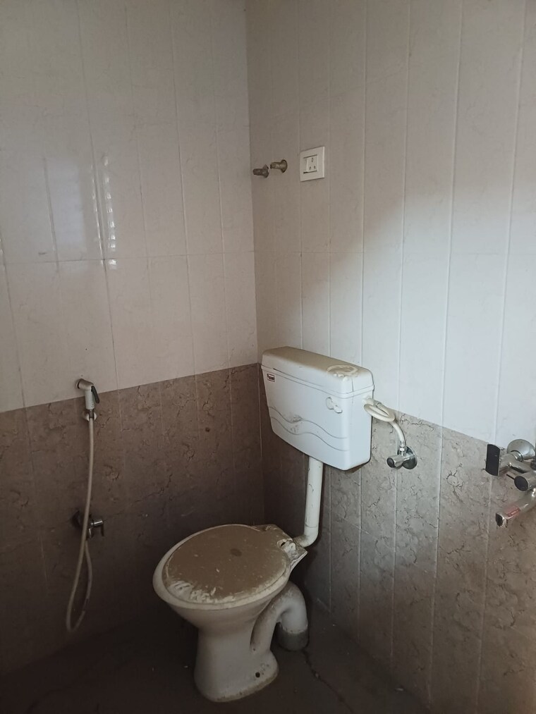Bathroom, haware-dahlia 1 Bedroom 460 Sq.Ft. Apartment In Kasarvadavali Thane 9693485